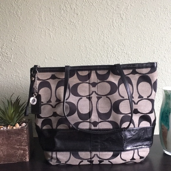 Coach Handbags - VGUC Coach Tote